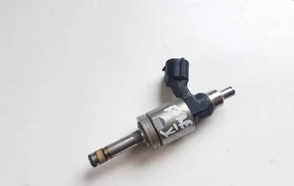 Subaru Forester SK Fuel injector 16611AB040