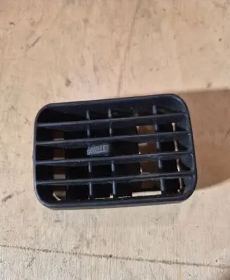 Mitsubishi Pajero Pinin Dash center air vent grill