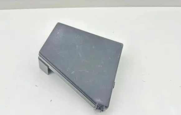 Subaru Outback (BT) Fuse box cover 82243AN10A MB504602B