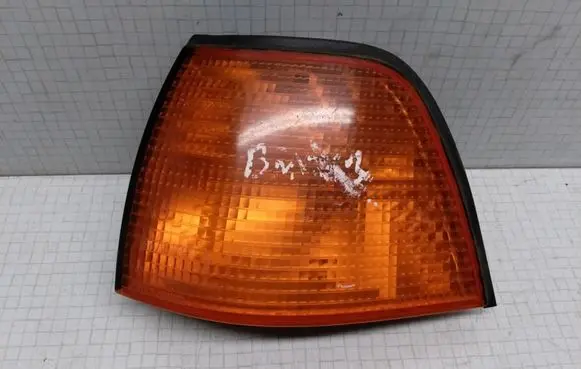 BMW 3 E36 Front indicator light 1387043 155051 0152606