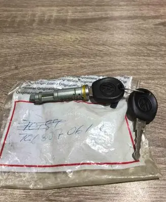 Volkswagen Golf II Ignition key/card 701807061C