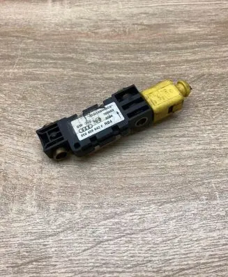 Audi A4 S4 B6 8E 8H Airbag deployment crash/impact sensor 8E0959643E WithPlug