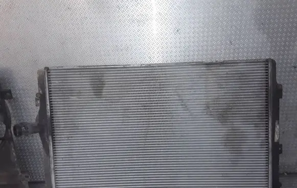 Volkswagen PASSAT B6 Coolant radiator 3C0121253K