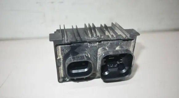 Opel Astra J Glow plug pre-heat relay 55557761 51299045