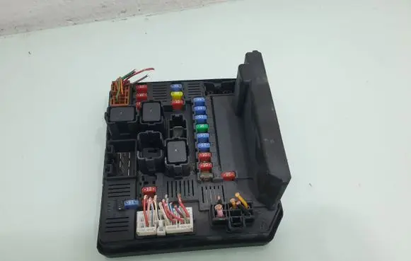 Nissan Qashqai+2 Fuse module 284B7BB00B