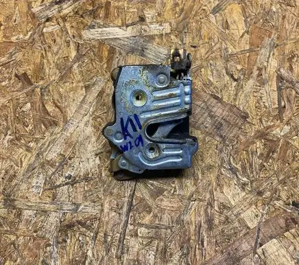 Mercedes-Benz 190 W201 Rear door lock