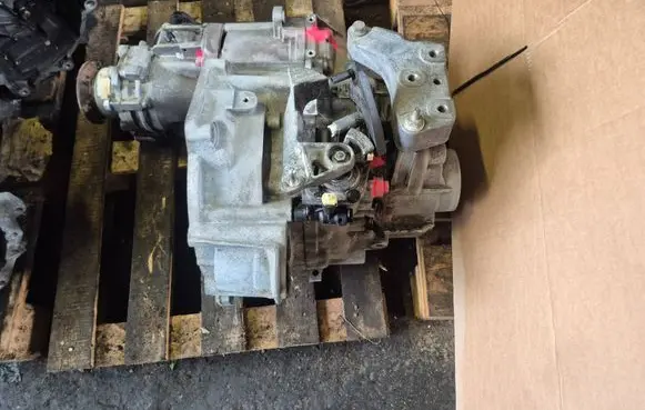 Volkswagen PASSAT B7 Manual 6 speed gearbox LPR