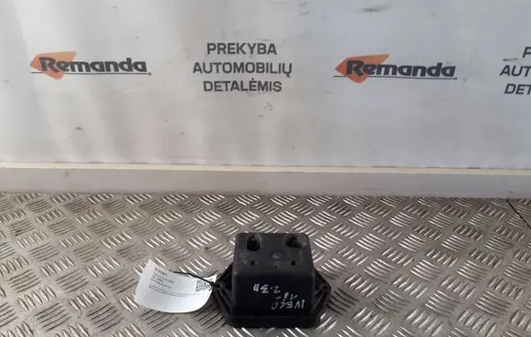 Vacuum air tank