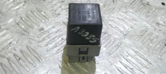 Mitsubishi Carisma Other relay mb953394 72hm100
