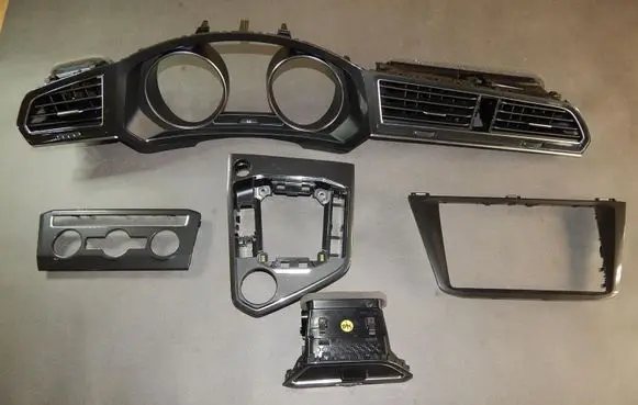 Volkswagen Tiguan Radio/GPS head unit trim 5TB858069B