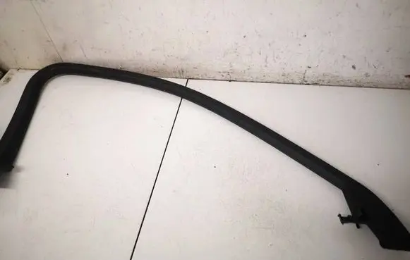 Audi A3 S3 8V Front door glass trim molding 8V4867609 8V4867610