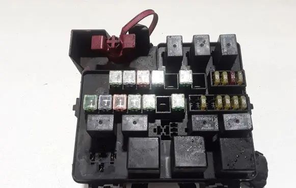 Chrysler Sebring (ST-22 - JR) Fuse module 04759397AB