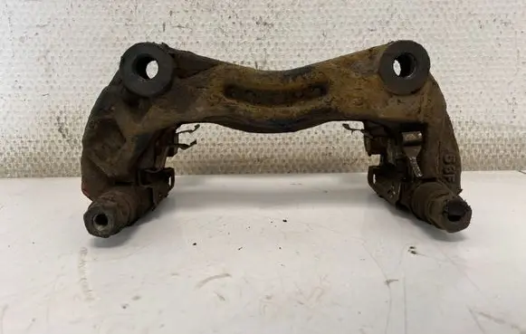 Nissan Murano Z50 Front Brake Caliper Pad/Carrier 