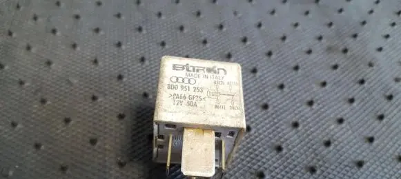 Seat Altea Other relay 8D0951253 370