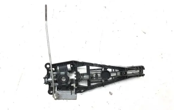 Rear door exterior handle/bracket