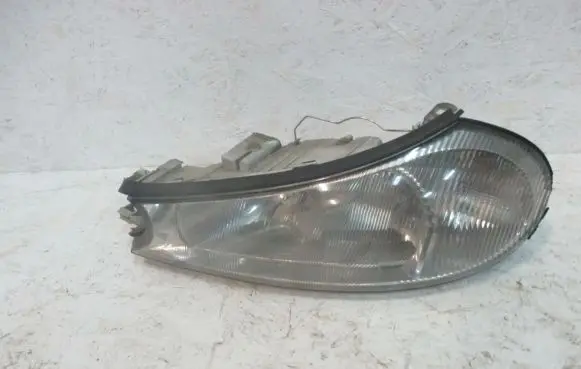 Ford Mondeo MK II Headlight/headlamp 1305615033