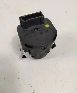 Passenger airbag on/off switch