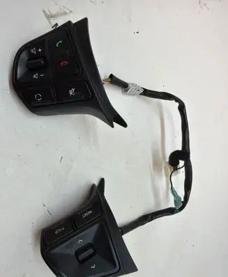 KIA Rio Steering wheel buttons/switches 967001W500 120017388 967001W211
