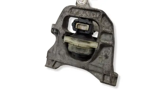Citroen DS7 Crossback Engine mount bracket 4A110010