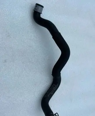 Mercedes-Benz C W204 Engine coolant pipe/hose A2045017182