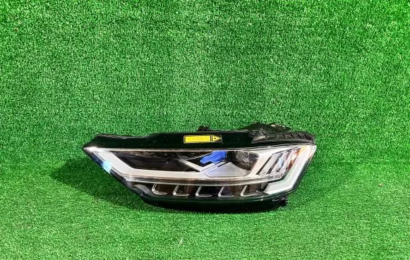 Audi A8 S8 D5 Headlight/headlamp 4N0941085
