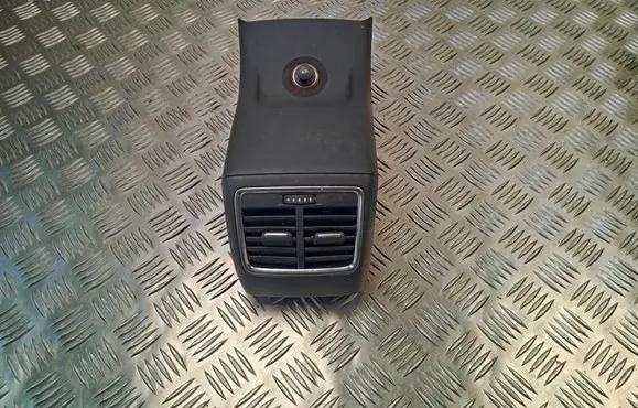 Audi Q3 8U Rear air vent grill 8U0864376A