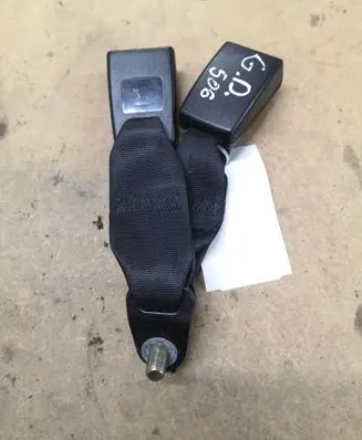 Mazda 3 I Rear seatbelt