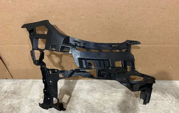 Mercedes-Benz E AMG W213 Front bumper mounting bracket A2138857204
