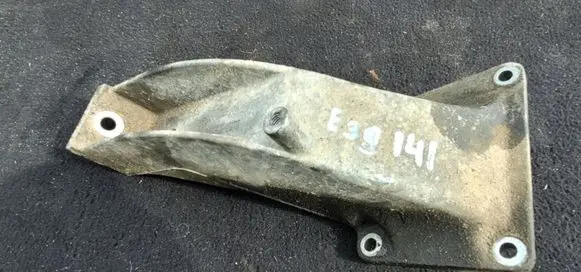 BMW 5 E39 Engine mounting bracket 1092973