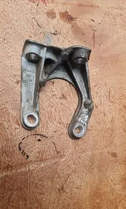 Volvo XC70 Front differential bracket 30713236
