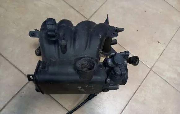 Peugeot 206 Intake manifold 9632998380
