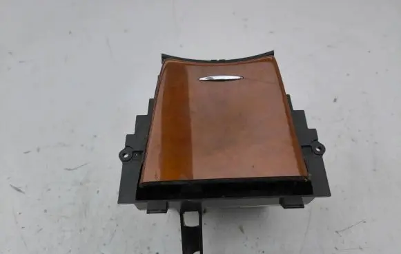 Mercedes-Benz E W211 Ashtray (front) A2116800350