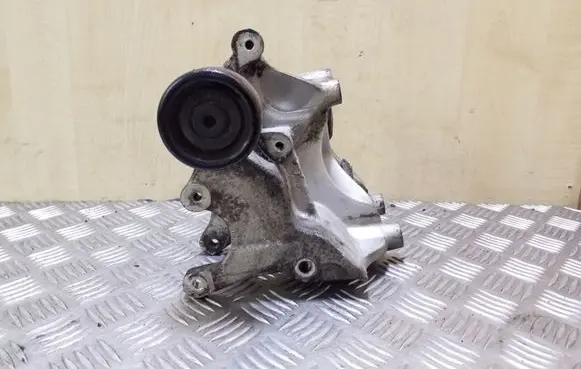 Hyundai Santa Fe Other engine bay part