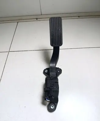 Hyundai Ioniq Accelerator throttle pedal 32740G2100 32700G2120
