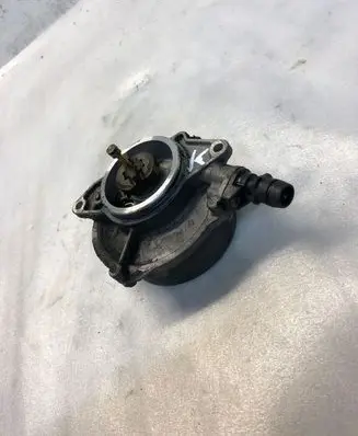 Audi Q7 4L Vacuum pump