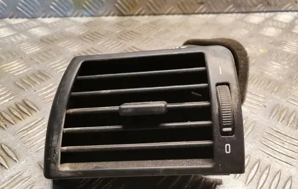 BMW 3 E46 Dashboard air vent grill cover trim 8361897