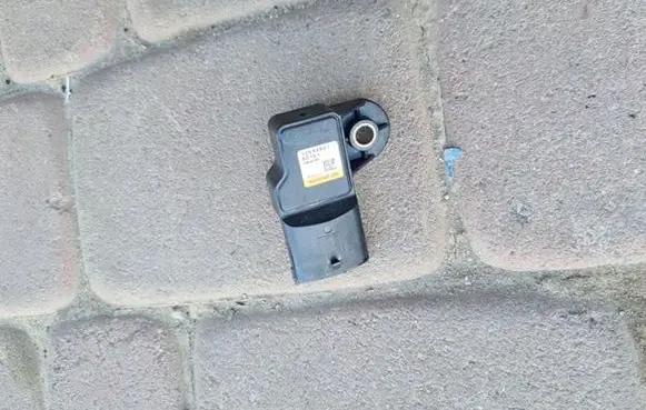 Opel Insignia B Air pressure sensor 12644807