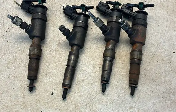 Ford C-MAX II Fuel injectors set 0445110489