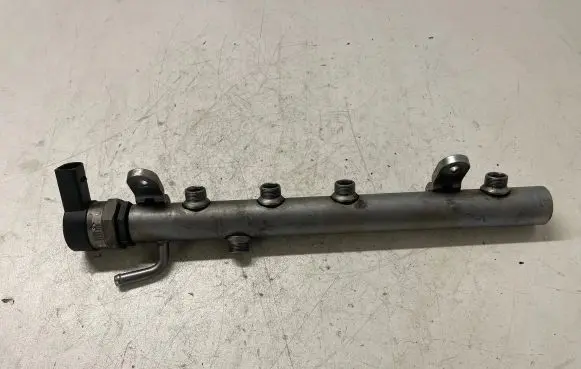 Mercedes-Benz ML W164 Fuel main line pipe A6420700495 A6110780449