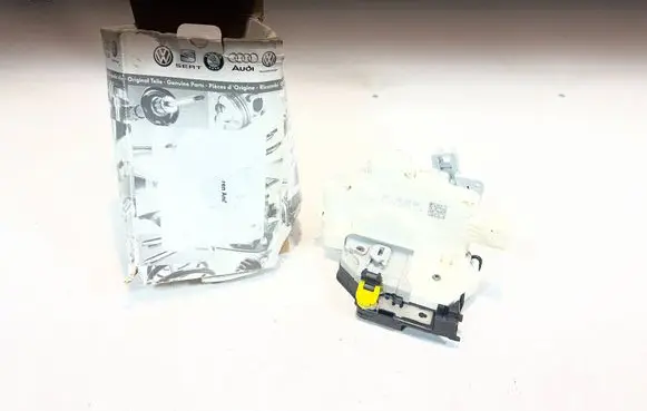 Seat Leon (1P) Rear door lock JA61P0839016