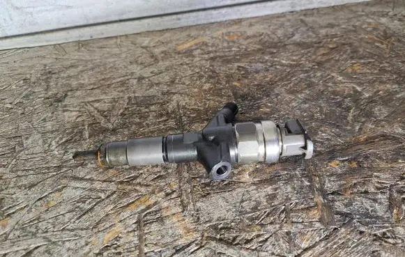 Subaru Forester SH Fuel injector 16613AA020 10K00597