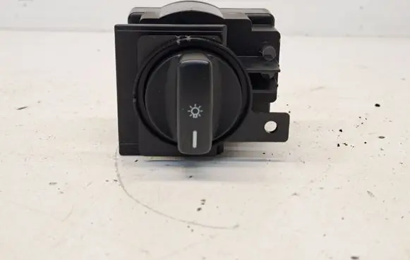 Mercedes-Benz B W245 Light switch 1695452704 1224027