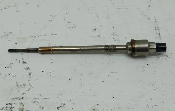 Opel Omega A Glow plug 55579436