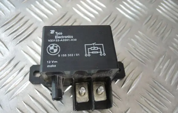 BMW 5 F10 F11 Coolant fan relay 9198302