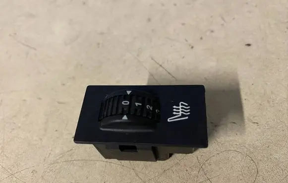 Peugeot 2008 I Seat heating switch 96619006XT