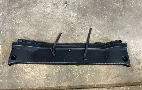 Trunk/boot sill cover protection
