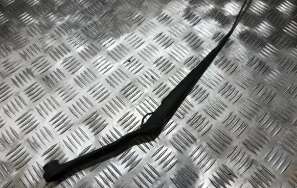 Mazda 6 Front wiper blade arm i6861