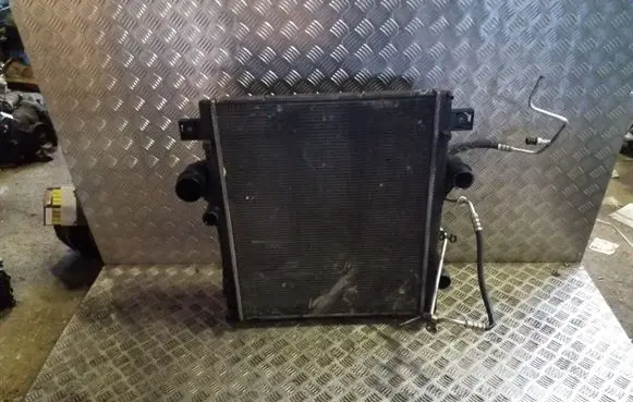 Dodge Nitro Radiator set 55056966AB 988930W 1145280B