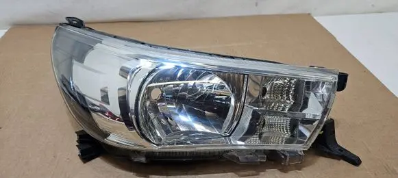 Toyota Hilux (AN10, AN20, AN30) Headlight/headlamp OH-50