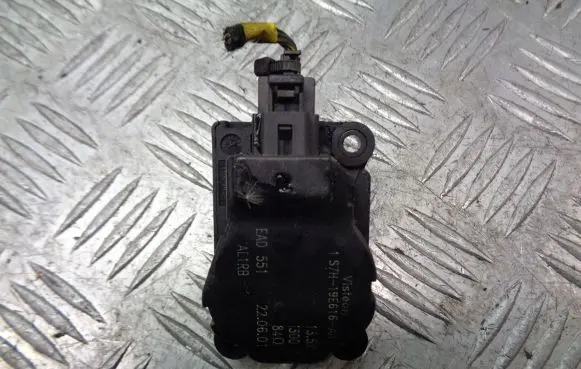 Ford Mondeo Mk III A/C air flow flap actuator/motor 1S7H19E616
